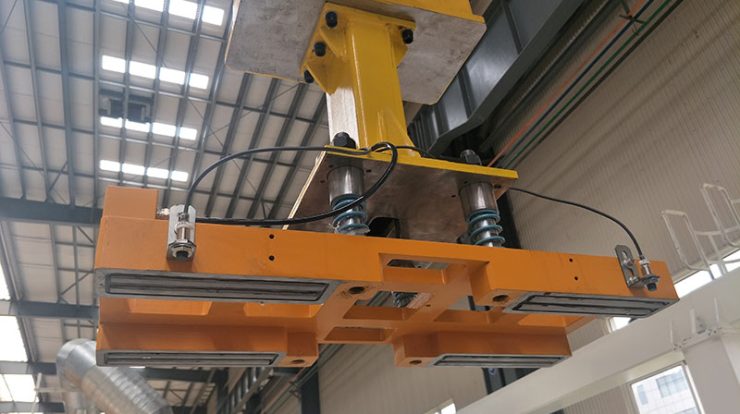 Robot gripper for steel materials